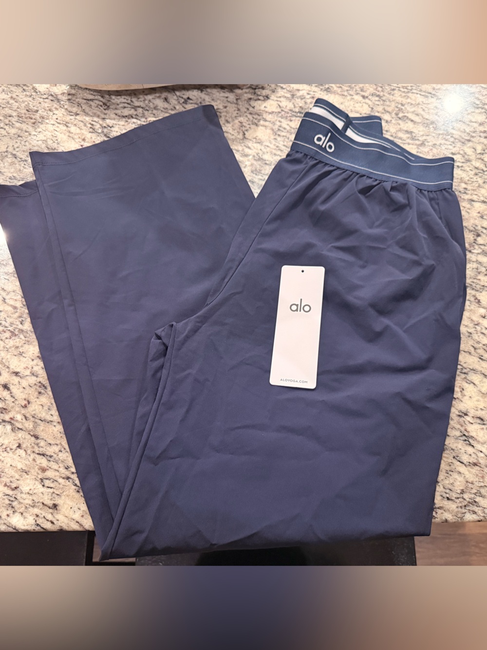 ALO Yoga Suit Up Trousers - Picture 4 of 16